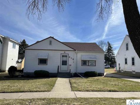 918 6th Street North St. James MN 56081