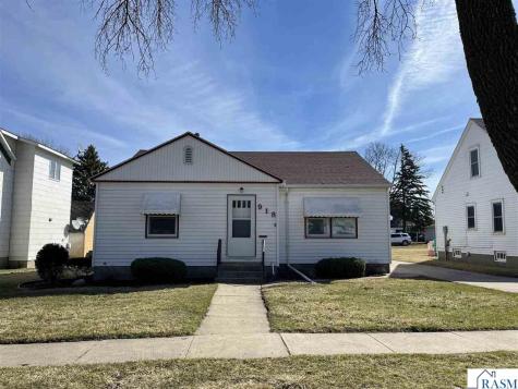 918 6th Street North St. James MN 56081