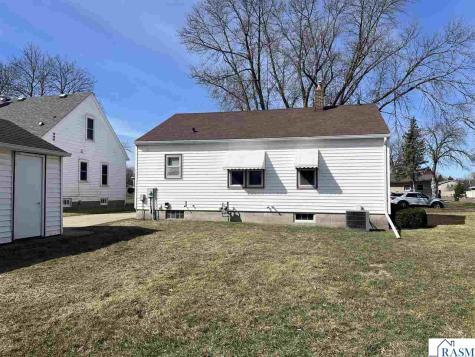918 6th Street North St. James MN 56081