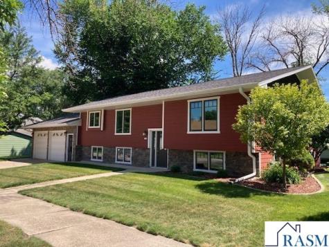 101 SE Burnside Street Sleepy Eye MN 56085