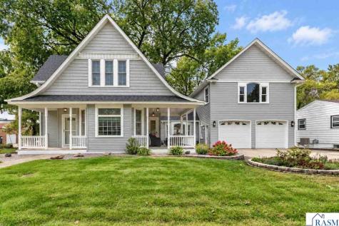 200 N Lexington Avenue Le Center MN 56057