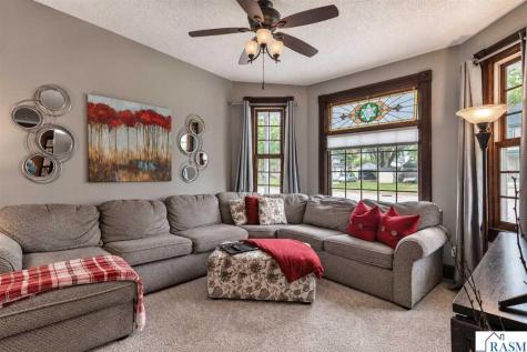 200 N Lexington Avenue Le Center MN 56057