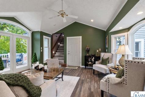 200 N Lexington Avenue Le Center MN 56057
