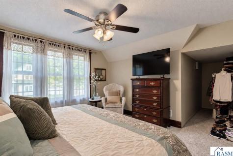 200 N Lexington Avenue Le Center MN 56057