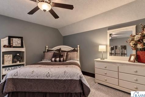 200 N Lexington Avenue Le Center MN 56057