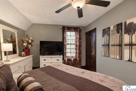 200 N Lexington Avenue Le Center MN 56057