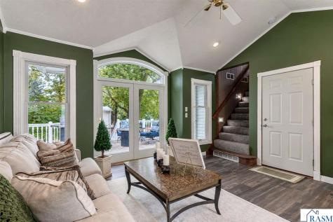 200 N Lexington Avenue Le Center MN 56057