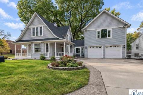 200 N Lexington Avenue Le Center MN 56057