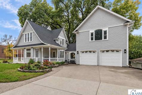 200 N Lexington Avenue Le Center MN 56057