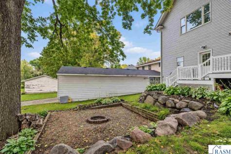 200 N Lexington Avenue Le Center MN 56057
