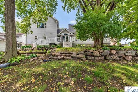 200 N Lexington Avenue Le Center MN 56057