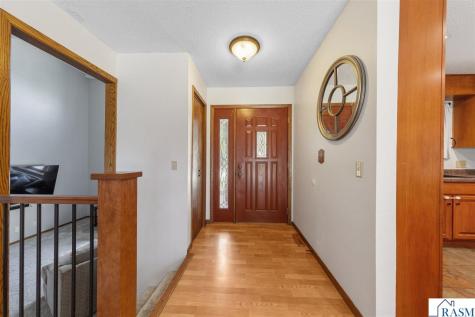 1552 Nottingham Drive North Mankato MN 56003