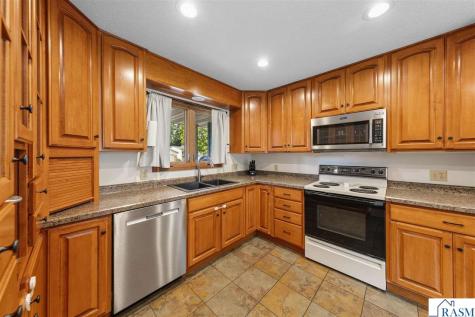1552 Nottingham Drive North Mankato MN 56003