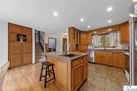 1552 Nottingham Drive North Mankato MN 56003