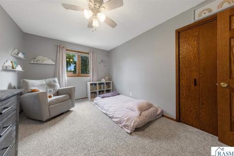 1552 Nottingham Drive North Mankato MN 56003