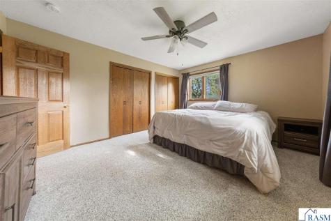 1552 Nottingham Drive North Mankato MN 56003