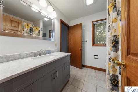 1552 Nottingham Drive North Mankato MN 56003