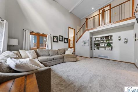 1552 Nottingham Drive North Mankato MN 56003