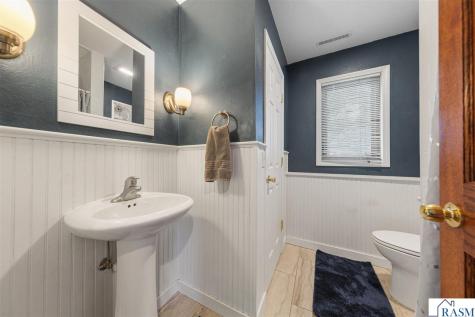1552 Nottingham Drive North Mankato MN 56003