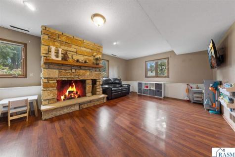 1552 Nottingham Drive North Mankato MN 56003