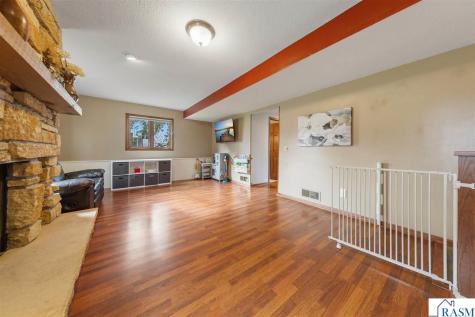 1552 Nottingham Drive North Mankato MN 56003