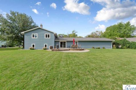 1552 Nottingham Drive North Mankato MN 56003