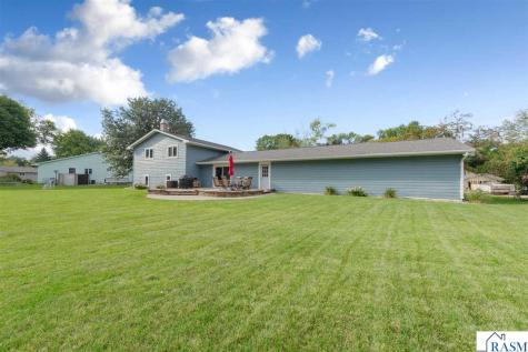 1552 Nottingham Drive North Mankato MN 56003