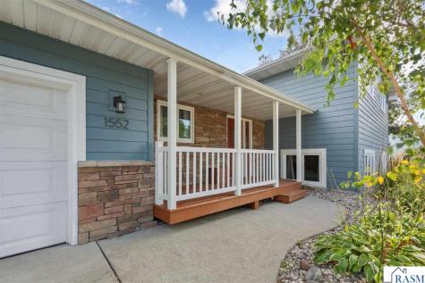 1552 Nottingham Drive North Mankato MN 56003