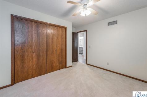 1721 Lilac Lane North Mankato MN 56003