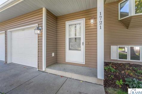 1721 Lilac Lane North Mankato MN 56003