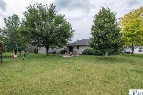 240 Grovebrook Circle Mankato MN 56001