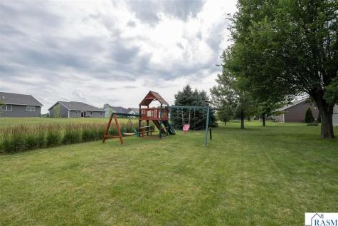 240 Grovebrook Circle Mankato MN 56001