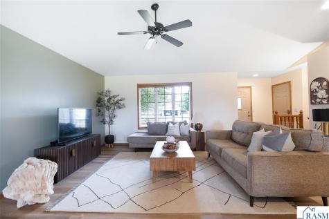 240 Grovebrook Circle Mankato MN 56001