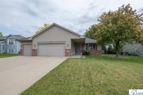 240 Grovebrook Circle Mankato MN 56001