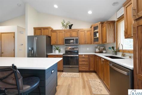 240 Grovebrook Circle Mankato MN 56001