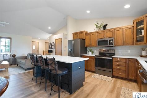 240 Grovebrook Circle Mankato MN 56001