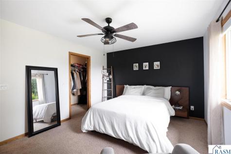 240 Grovebrook Circle Mankato MN 56001