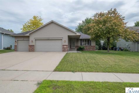 240 Grovebrook Circle Mankato MN 56001