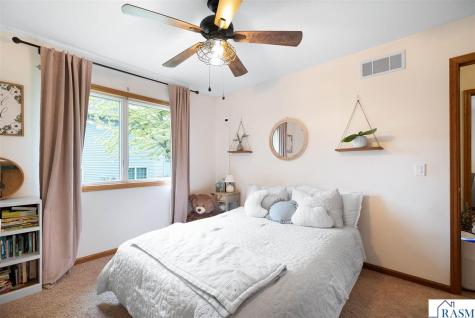 240 Grovebrook Circle Mankato MN 56001