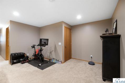 240 Grovebrook Circle Mankato MN 56001