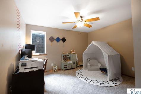 240 Grovebrook Circle Mankato MN 56001