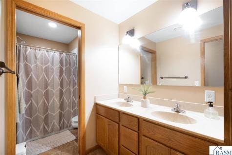 240 Grovebrook Circle Mankato MN 56001
