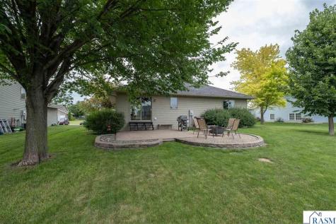 240 Grovebrook Circle Mankato MN 56001