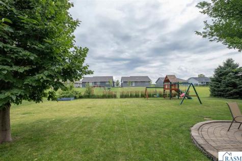 240 Grovebrook Circle Mankato MN 56001