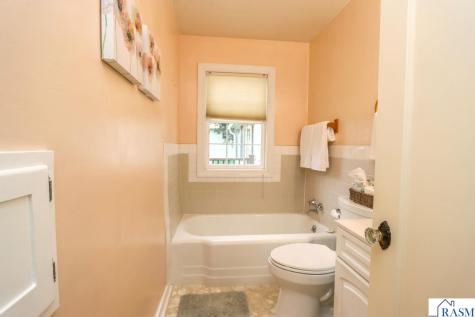 1311 N 5th Street Mankato MN 56001
