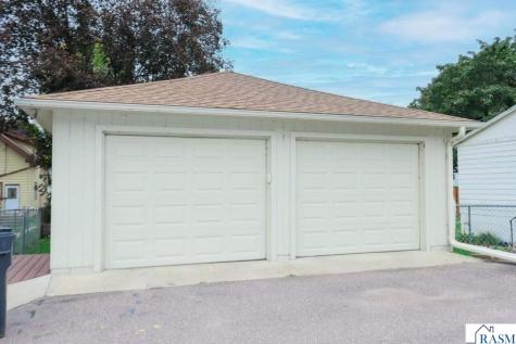 1311 N 5th Street Mankato MN 56001