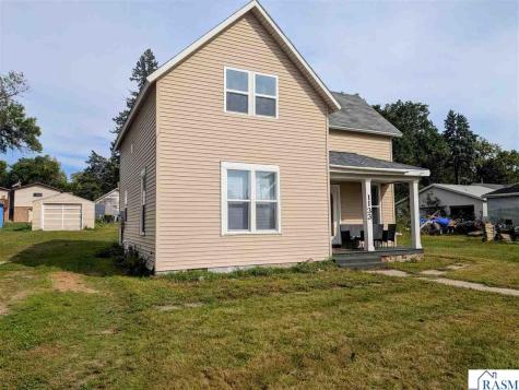 1133 Miller Avenue Windom MN 56101