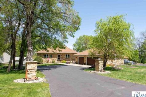 1524 Squirrels Nest Road Kasota MN 56050