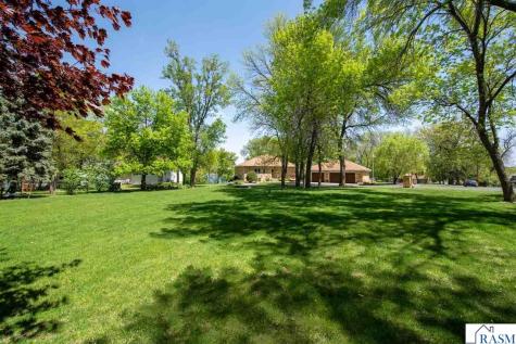 1524 Squirrels Nest Road Kasota MN 56050