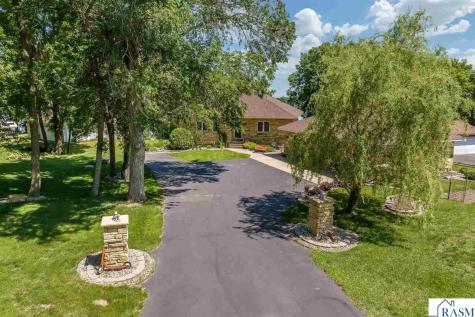 1524 Squirrels Nest Road Kasota MN 56050